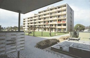 Freiburg: Studentenwohnhaus an der Ferdinand-Weiß-Straße; Gartenseite (Süden)