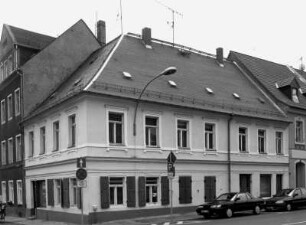 Großenhain, Kirchplatz 14. Wohnhaus mit Laden (um 1800). Eckansicht