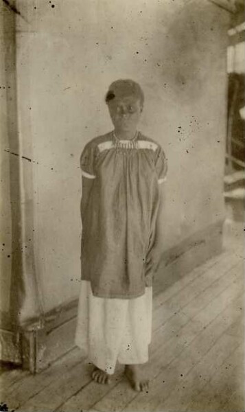 "Girl of Lamusmus, island in the north of New Mecklenburg"