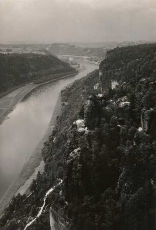 Elbsandsteingebirge. Blick von der Bastei über die Elbe stromabwärts gegen Wehlen