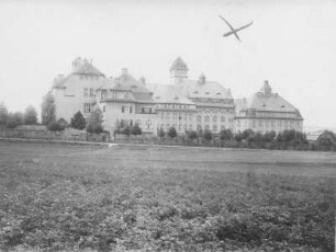 Bischofswerda, August-König-Straße 12. Königlich-sächsisches Lehrerseminar (1912). Straßenansicht