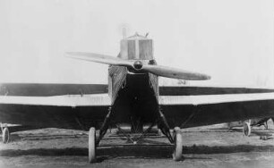 Sechssitziges Ganzmetall-Verkehrsflugzeug, Type F 13, Vorderansicht (Junkers, Dessau) : Technikgeschichte | Maschinenbau | Verkehrswesen | Luftfahrzeuge | Flugzeuge