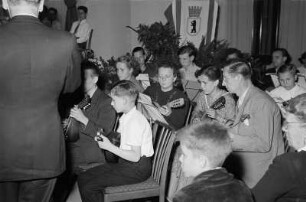 Volksmusikschule Friedrichshain: Franz Schubert Abend : Auftritte von Sängerinnen, Musikgruppen und Chören anlässlich des 125. Todesjahres von Franz Schubert