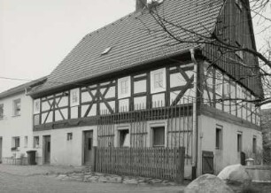 Medingen, Bauernhof : Medingen (Kreis Kamenz), Bauernhof, Dorfstraße 17, 18. Jahrhundert und später, Hofansicht des Wohnstallhauses