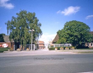 HELA-Werke: Werktor