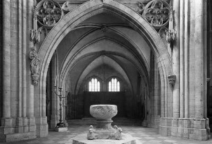 Halberstadt, Dom St. Stephanus und St. Sixtus, Vorhalle, nach Westen