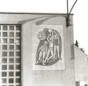 Böhlen-Großdeuben, Hauptstraße 16?. Turnhalle. Wandbild