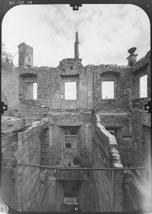 Bad Muskau. Ruine des Neuen Schloßes. Innenansicht