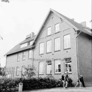 Müllerstraße: Grundschule Glashütte: altes Schulgebäude