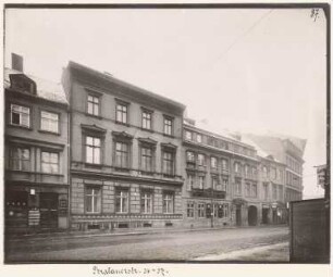 Wohnhäuser Stralauer Straße 36-37, Berlin-Mitte: Ansicht (aus: Julius Kohte, Alt-Berlin, Bauwerke in Berlin und Charlottenburg, aufgenommen 1907-1914)
