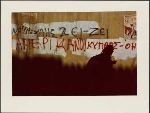 Wand mit Schriftgraffiti, Kreta