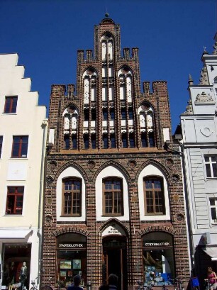 Rostock: Stadtbibliothek im alten Bürgerhaus Kröpeliner Straße