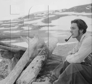 Duvefjord : Helmut Reyer am Treibholzfeuer