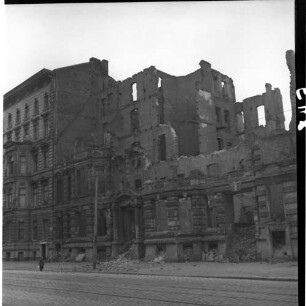 Negativ: Ruine, Kurfürstenstraße 166, 1951