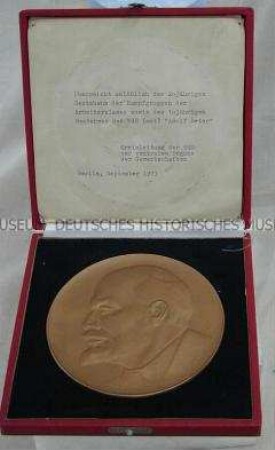 Medaille mit Porträt W.I. Lenins, im Etui