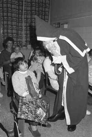 Nikolausbescherung in der Städtischen Kinderklinik Karlsruhe