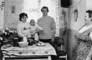 Familie M./T. in der Küche