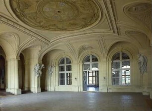 Ehemalige fürstbischöfliche Residenz —