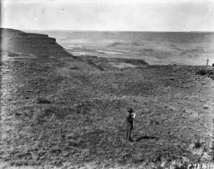 Der Canyon des Grand Coulee : Am Rand eines Canyons, den der Fluss Grand Coulee in den Untergrund gegraben hat.