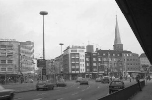 Mülheim: Leineweberstraße, Richtung Berliner Platz mit [Petrikirche]