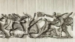 Relieffries "Schwanensee", Ausschnitt : Dresden. Hotel Newa, Restaurant Baltic. Relieffries nach Peter Tschaikowskis Ballett "Schwanensee" von Magdalene Kreßner, 1970. Bronze. Ausschnitt