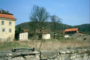 Blick von Süd auf des Gelände des Spitals; links Hauptgebäude, Mitte Wirtschaftsgebäude, rechts Viehställe