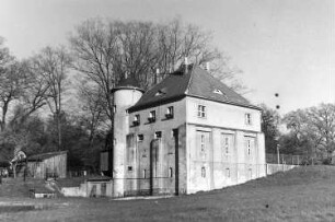 Boxberg/O.L.-Bärwalde. Ehem. Elektrizitätswerk an der Spree