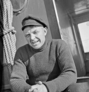 Männerportrait, Männer am Netz, Fischdampfer PC312 Tirol