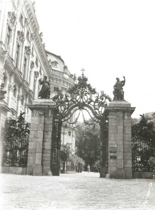 Würzburg. Residenz. Schmiedeeisernes Tor am Rennweg (J. G. Oegg)