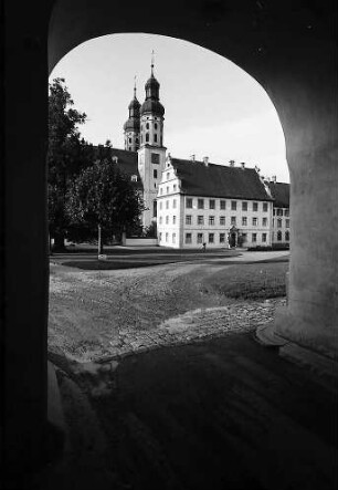 Obermarchtal: Schloss und Klosterkirche
