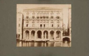 Palazzo Dolfin Manin, Venedig: Ansicht der Palazzofassade (1538) zum Kanal