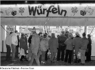 Wurfbude auf dem Striezelmarkt
