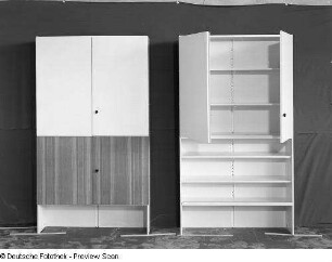 Schrank : Schulmöbel. Zwei Schränke (1972)