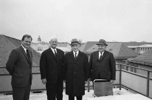 Besuch des ältesten Werbers der Badenia-Bausparkasse Adalbert Probst in Karlsruhe.
