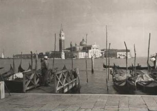 Venedig. Italien. Blick von der Hauptinsel über die Lagune von Venedig auf die Insel San Giorgio Maggiore und die gleichnamige Kirche