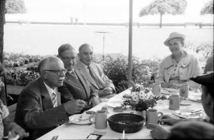 Chemiker; Maikäferrede: Leopold Ruzicka, Mohler, Otto Hahn, Frau Staudinger