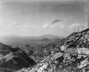 Wüste von Mapimi : Blick von der Bufa von Mapimi auf auf das Tal und die Wüste von Mapimi im mexikanischen Hochland.