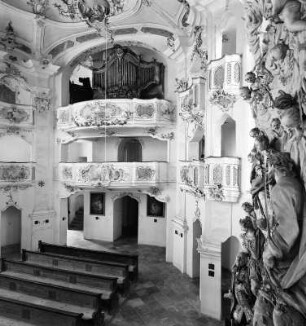 Welden (Kreis Augsburg). Votivkirche Sankt Thekla (ab 1756; J. A. Dossenberger). Inneres zur Orgelempore