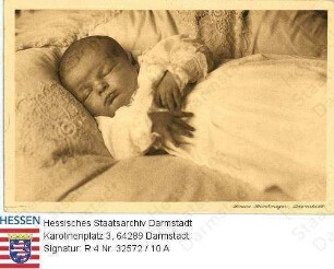 Ludwig Prinz v. Hessen und bei Rhein (1931-1937) / Porträt als Baby, liegend, Brustbild