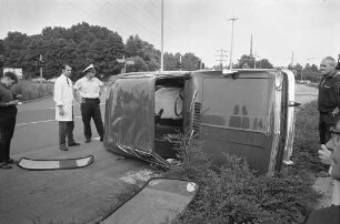 Verkehrsunfall mit Fahrerflucht auf der Vorderstraße in Daxlanden