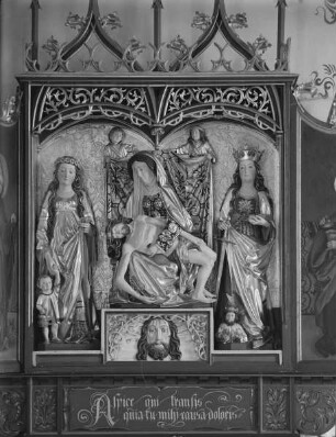 Vesperbild umgeben von der heiligen Barbara und der heiligen Dorothea