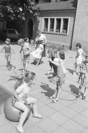 Betreuung der Kinder in den Karlsruher Kindergärten