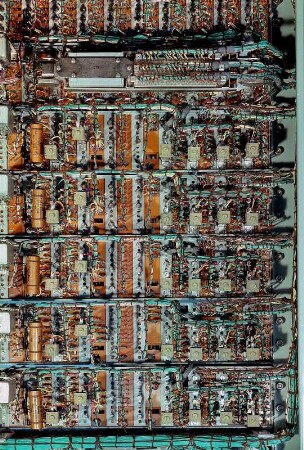 Schaltschrank des VEB Lokomotivbau Elektrotechnische Werke Hans Beimler Hennigsdorf