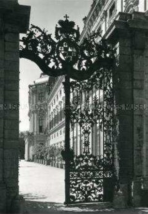 Würzburg, Tor an der Residenz