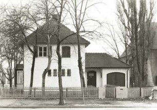 Dresden-Neustadt, Charlottenstraße 14. Villa (um 1935). Straßenansicht mit Einfriedung