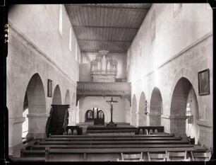 Kirche; Innenraum nach Westen