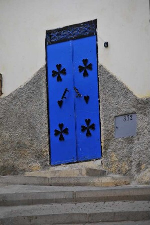 Moulay Idriss - Blaue Haustür : Blaue Haustür in Moulay Idriss, aufgenommen am 30. Oktober 2010