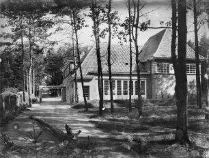 Güstrow, Heidberg 15. Atelierhaus am Inselsee (Barlach-Haus) (1930/1931; A. Kegebein)