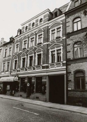 Markneukirchen (Vogtlandkreis), Wohnhaus mit Laden (um 1900), Bismarckstraße 3, Straßenansicht