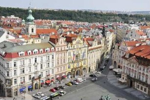 Altstadtansicht von Prag : Blick vom Turm des Altstädter Rathauses auf die Altstadt von Prag. Bild: Bürgerhäuser am Altstädter Ring, aufgenommen 2008